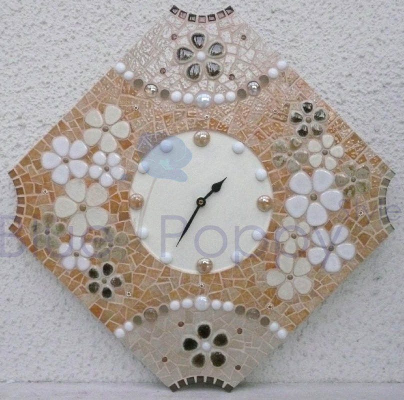 Horloge mosaïque Bijoux en fleurs